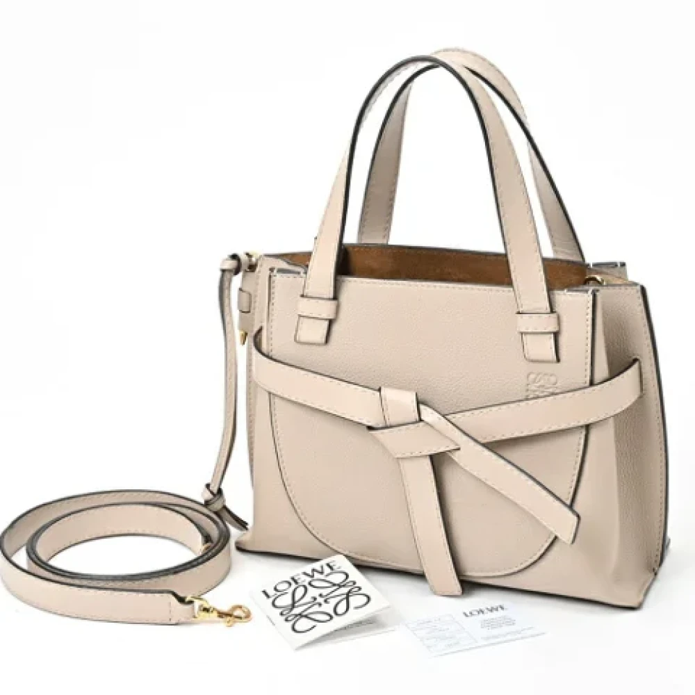 Loewe Pre-owned Leather handbags Beige Dames