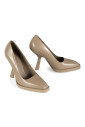 escarpins-en-cuir-a-bout-pointu-et-talon-sculpte