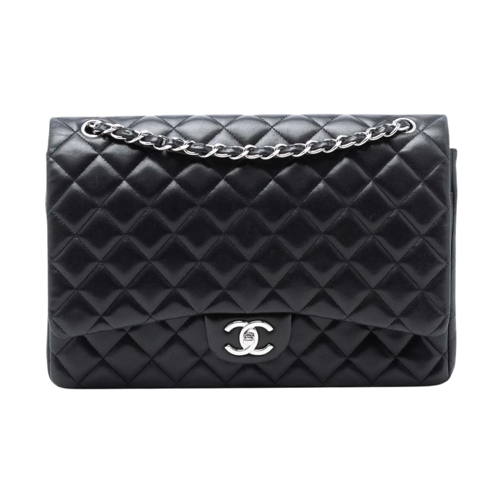 Chanel Vintage Women's Black Pre-Owned Quilted Flap Bag