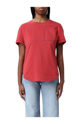 white-pocket-tee-casual-chic-style