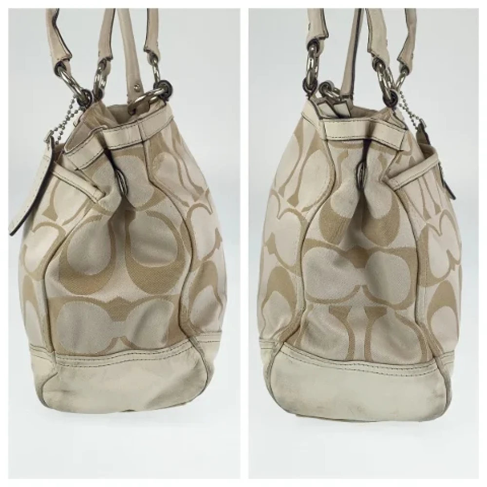 Coach Pre-owned Canvas handbags Beige Dames