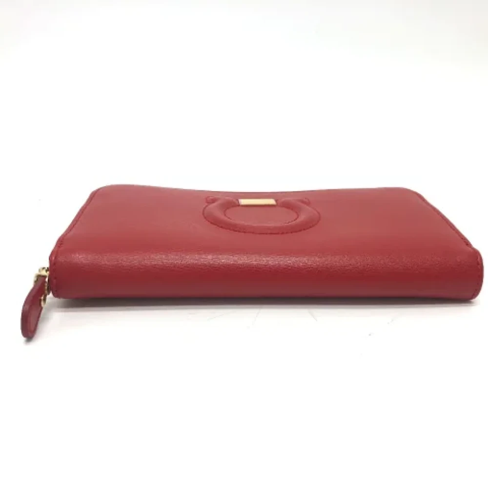 Salvatore Ferragamo Pre-owned Leather wallets Red Dames