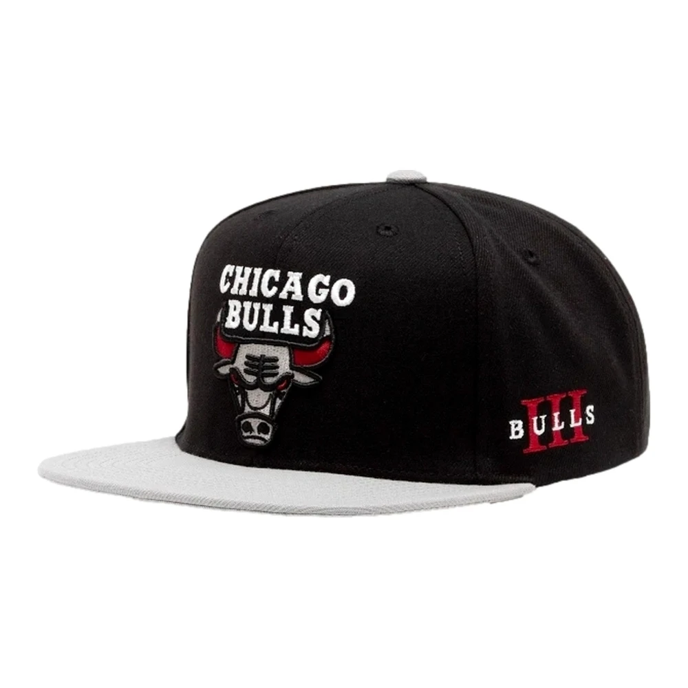 Mitchell & Ness Zwarte Bulls Core Snapback Pet Black Heren