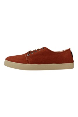 laced-shoes
