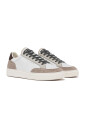 sneakers-blanches-en-cuir-avec-details-en-daim