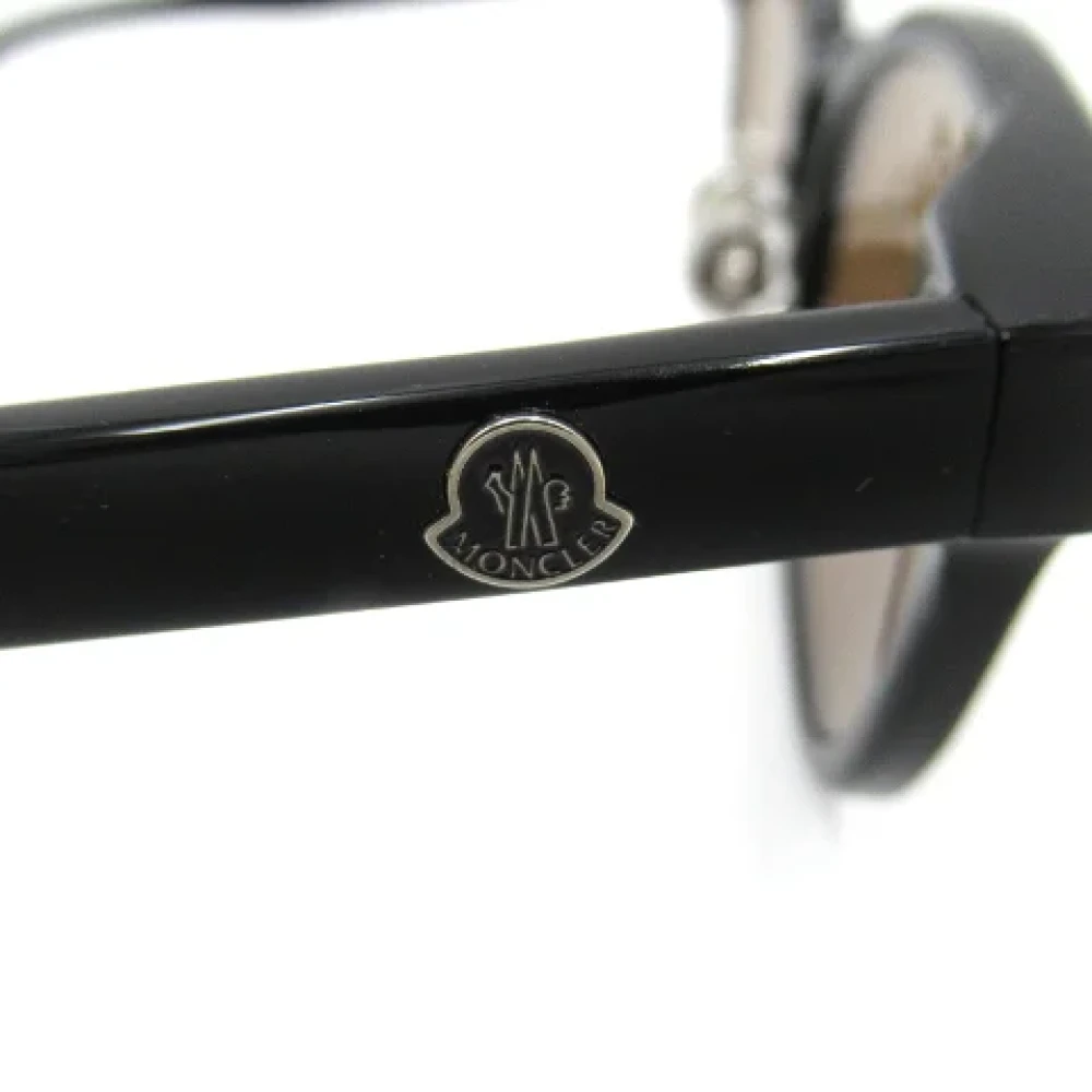 Moncler Pre-owned Plastic sunglasses Black Dames