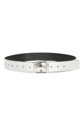 contemporary-silver-belt-with-sleek-design