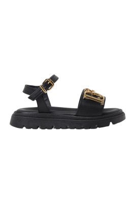chaussures-pour-enfants-elegantes-avec-details-tendance