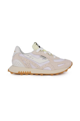 white-sneakers-hash-style