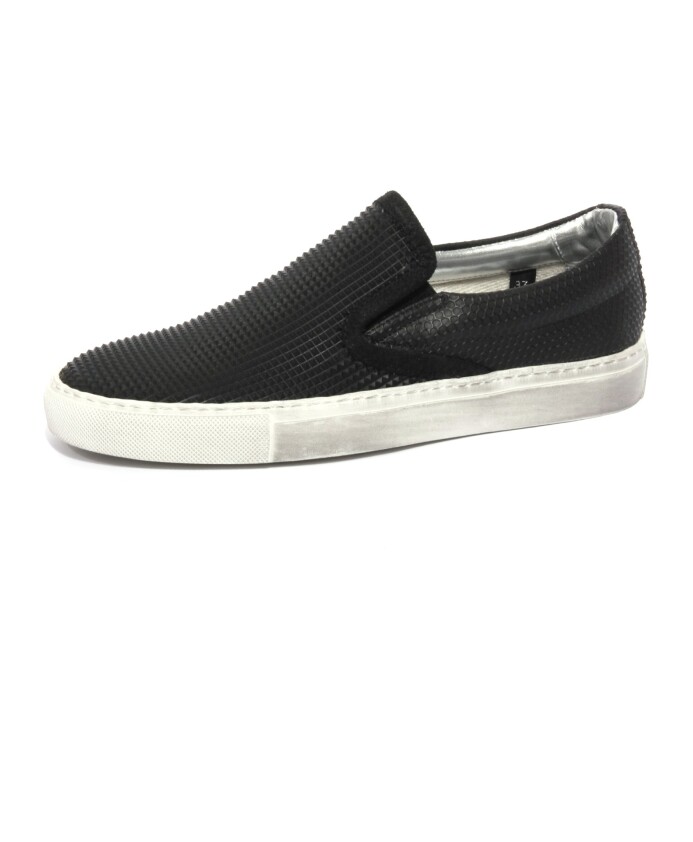 e6-black-slip-on-shoes-women