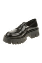 mocassin-en-cuir-noir-avec-semelle-en-caoutchouc