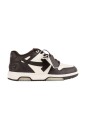 chokladbruna-sneakers-med-beige-detaljer