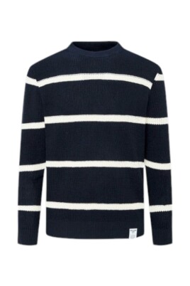 round-neck-knitwear