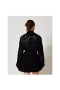 gilet-en-maille-ajouree-avec-ceinture