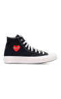 svarta-sneakers-med-hjarttryck