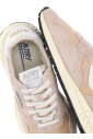 baskets-rose-en-daim-pour-femme