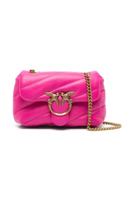 fucsia-shoulder-bag-elegant-and-functional