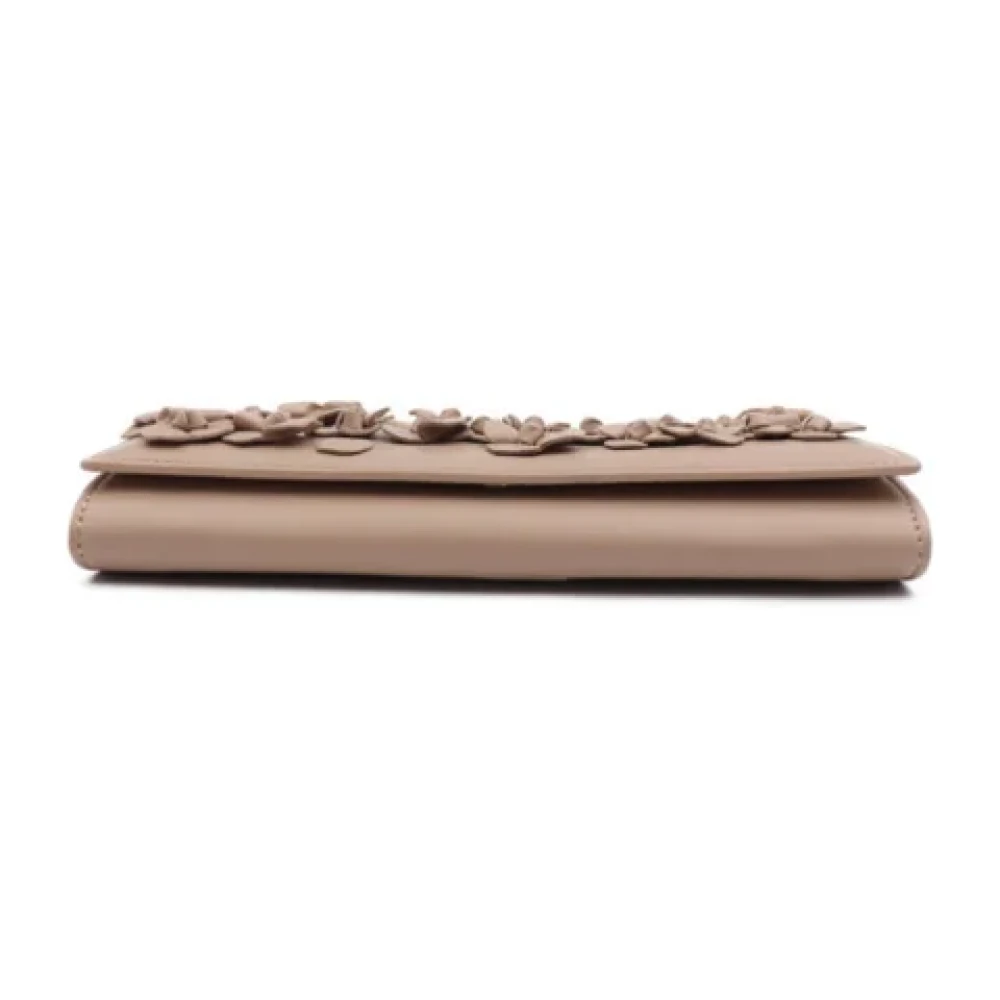 Valentino Vintage Pre-owned Leather wallets Beige Dames