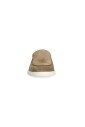 taupe-suede-loafers-met-witte-zool