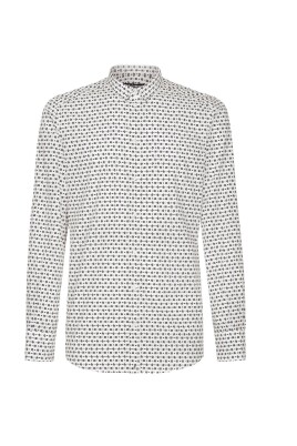 white-shirt-with-ober-logo-pattern