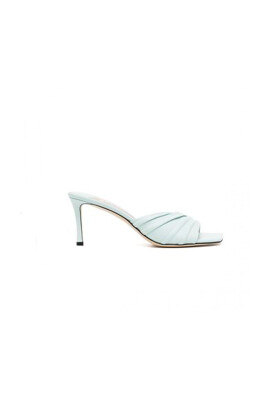 sandales-en-cuir-bleu-clair