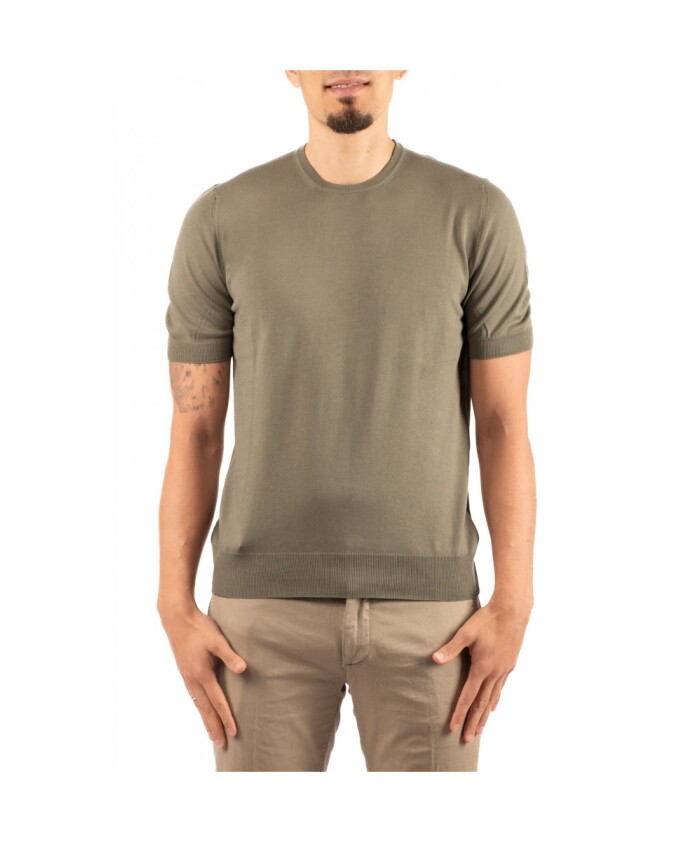 collection-elegante-de-t-shirts