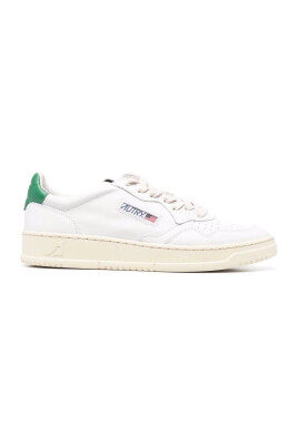 baskets-basses-en-cuir-blanc