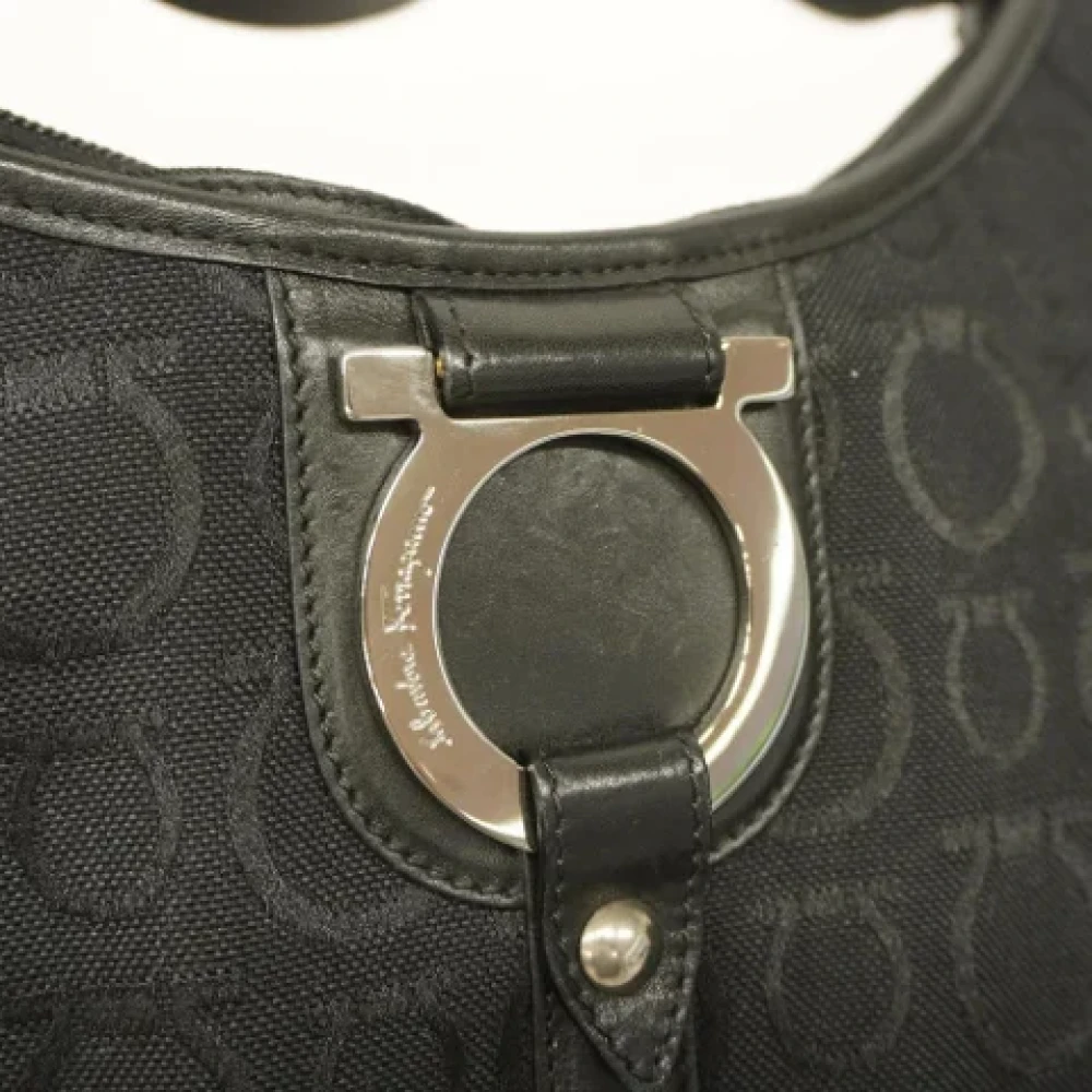 Salvatore Ferragamo Pre-owned Leather shoulder-bags Black Dames
