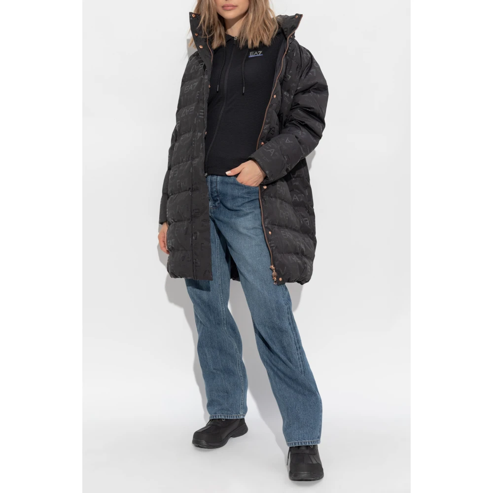 Emporio Armani EA7 Gewatteerde jas met bedrukt monogram Black Dames