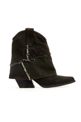 grijze-enkellaarsjes-trendy-stijl