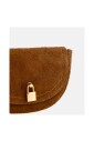 sac-en-daim-en-forme-de-demi-lune-verrouille