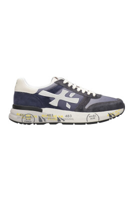 sneakers-bleues-avec-inserts-en-cuir