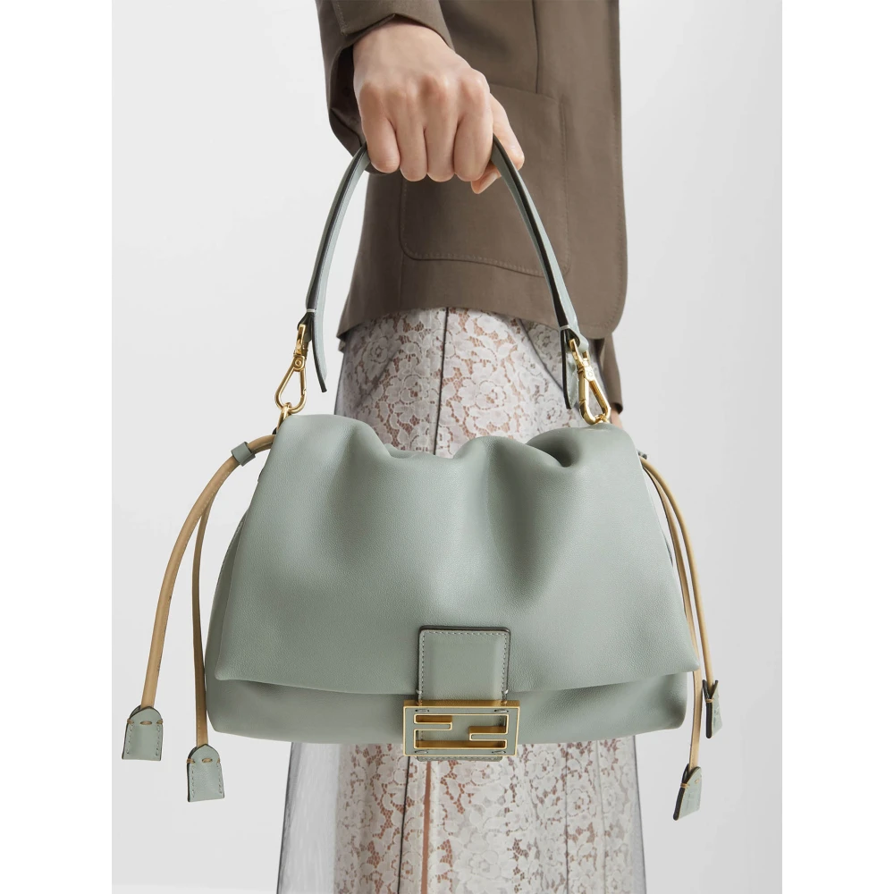 Fendi Groene Oversized Metalen Gesp Schoudertas Green Dames
