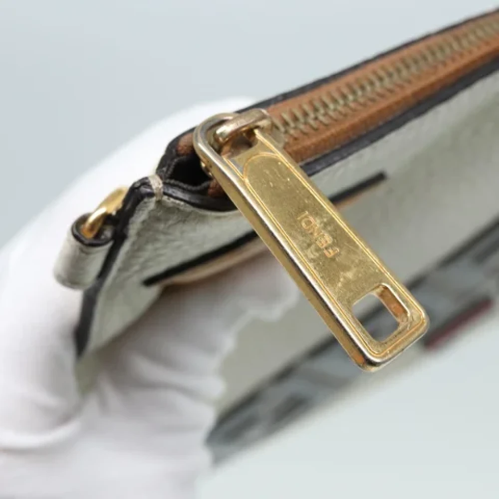 Fendi Vintage Pre-owned Leather clutches Beige Dames