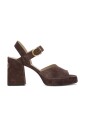 sandales-en-daim-marron-design-elegant