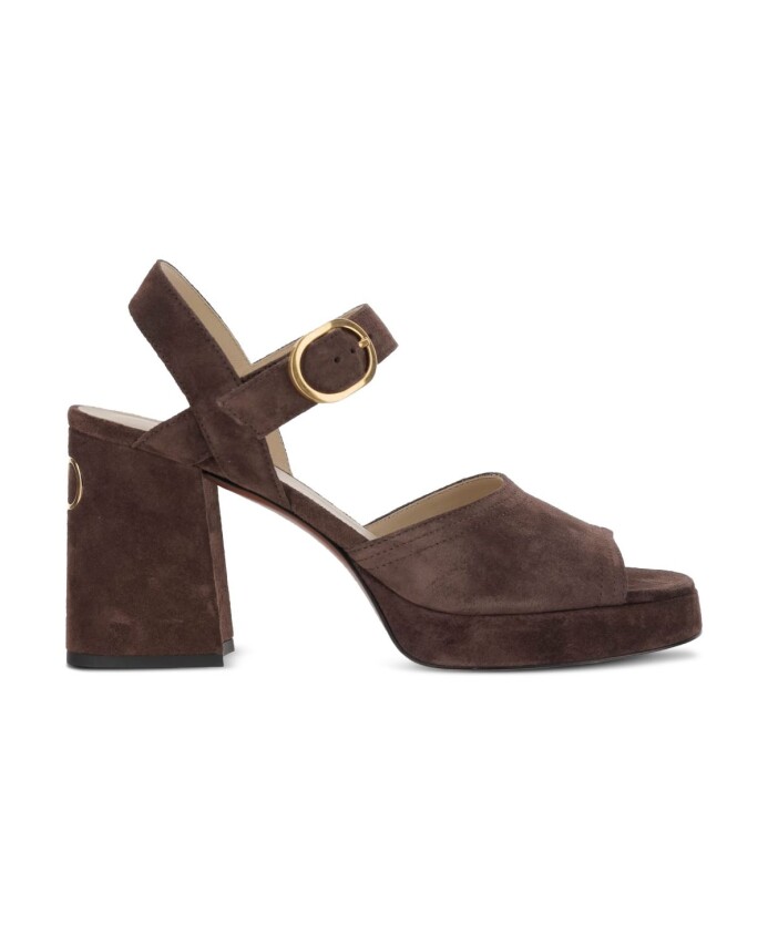 sandales-en-daim-marron-design-elegant