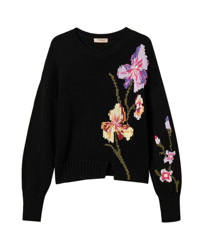 zwarte-geborduurde-trui-met-bloemen
