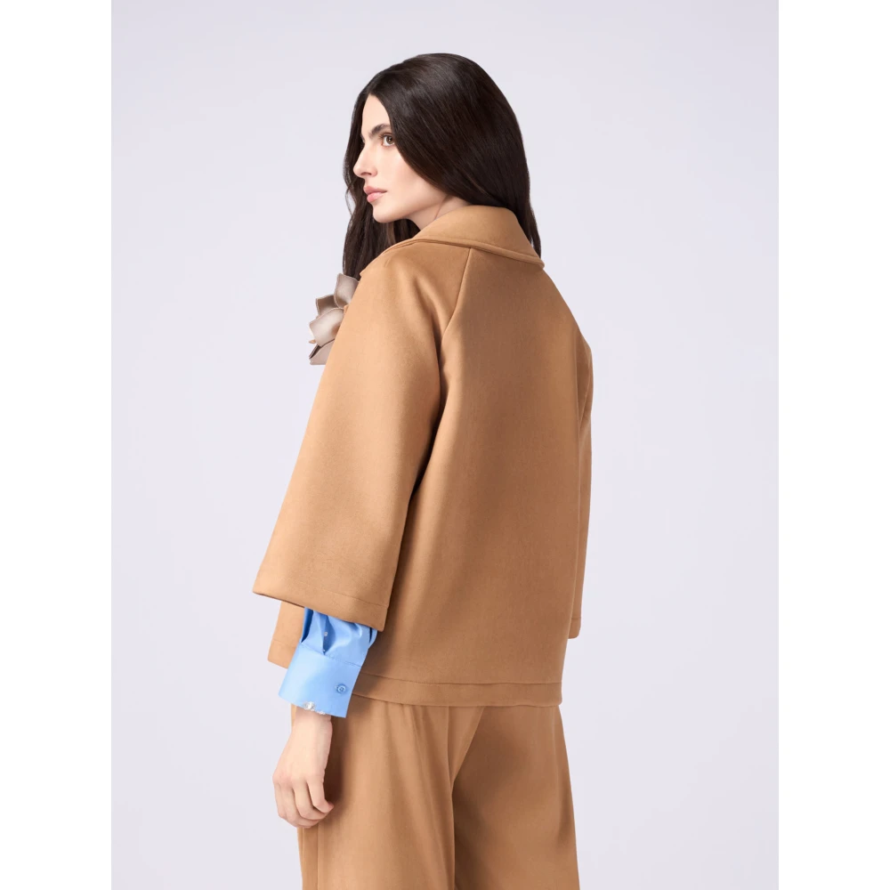 Oltre Jas met suède-effect met broche Beige Dames