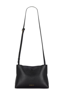 black-bags-for-a-stylish-look