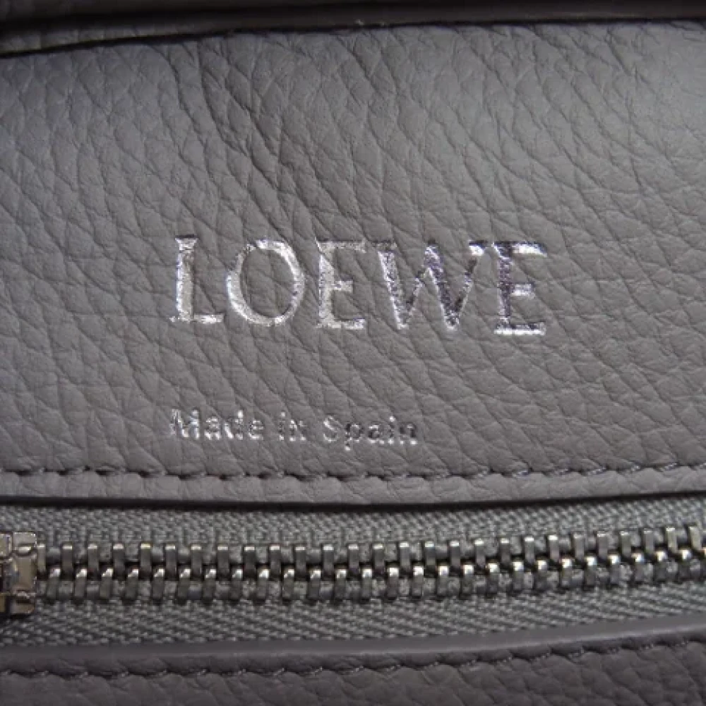 Loewe Pre-owned Leather handbags Gray Dames
