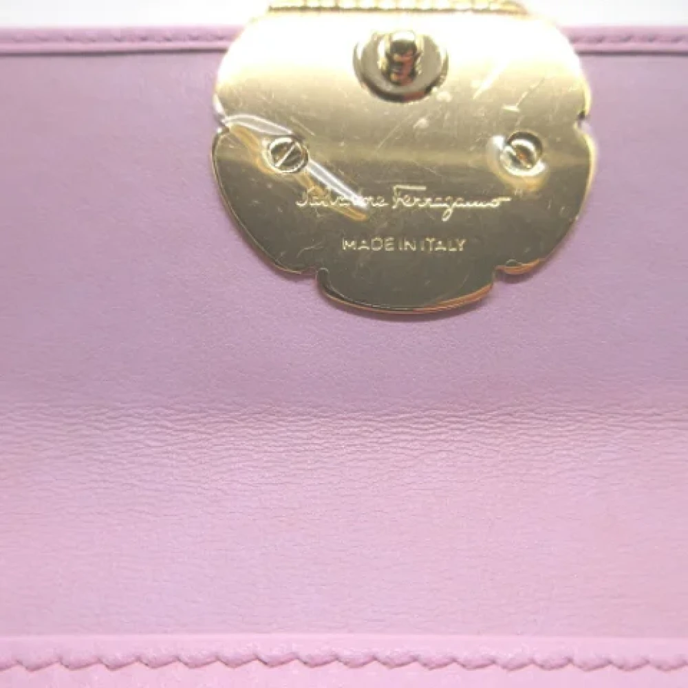 Salvatore Ferragamo Pre-owned Leather key-holders Pink Dames