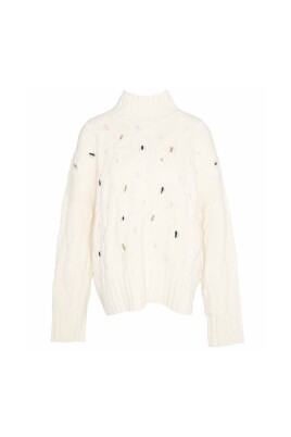 white-knitted-oversized-jumper