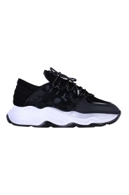 Sneakersy