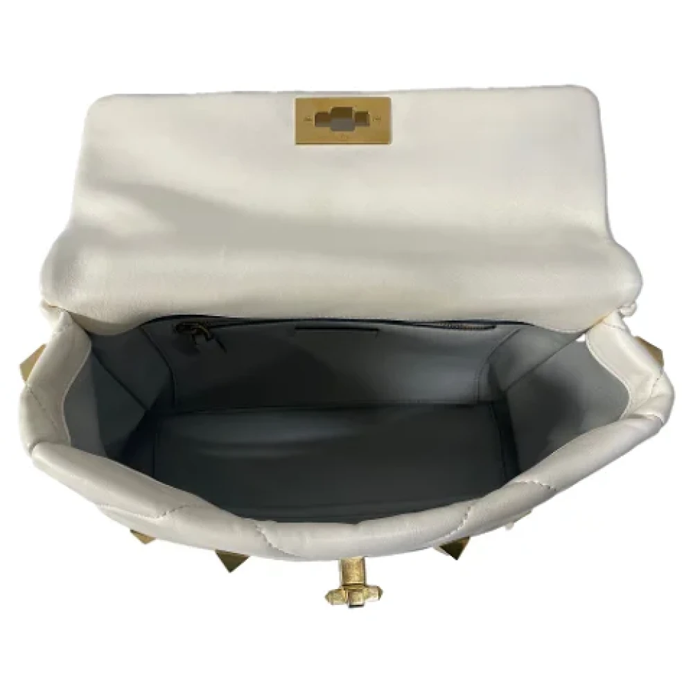 Valentino Vintage Pre-owned Leather shoulder-bags White Dames