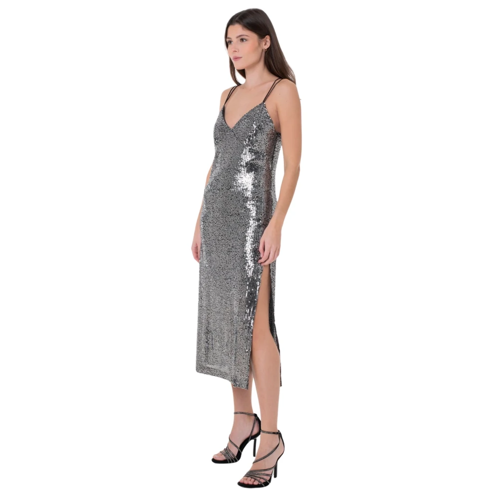 Molly Bracken Paillettenjurk met split Gray Dames