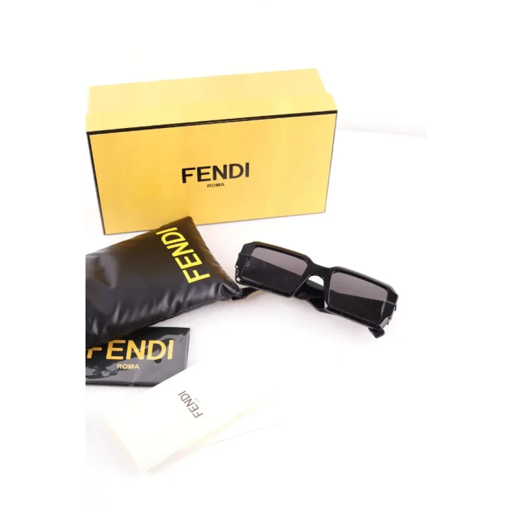 Fendi Vintage Pre-owned Plastic sunglasses Black Dames