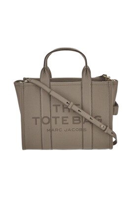 sac-fourre-tout-en-cuir-avec-logo-en-relief