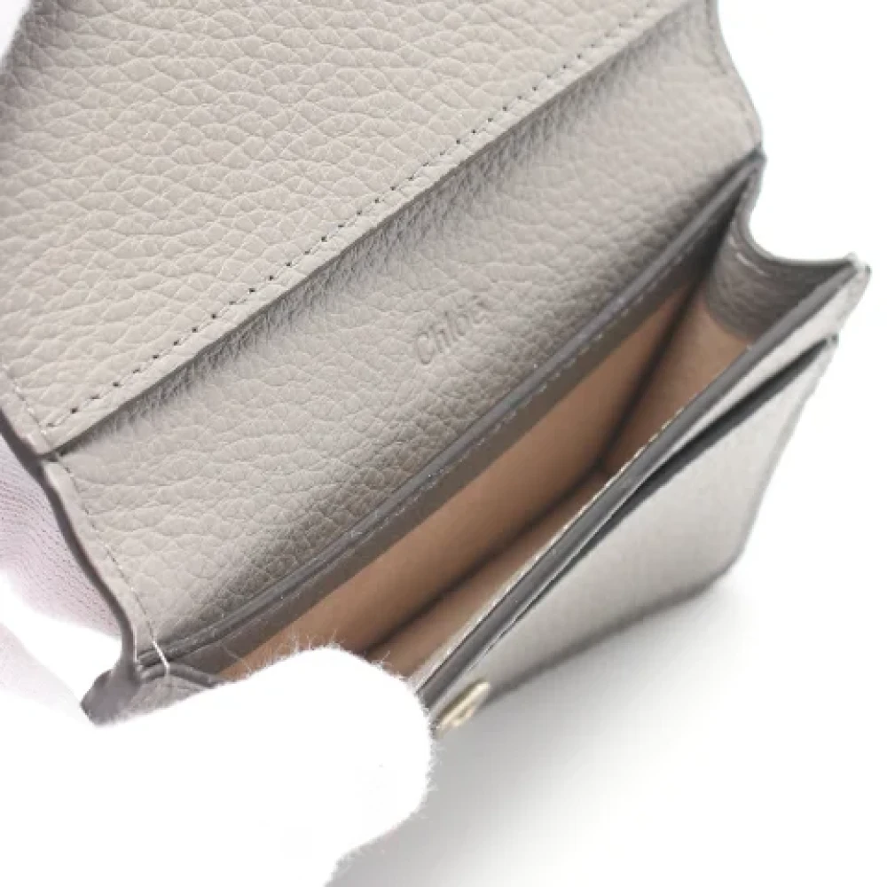 Chloé Pre-owned Leather wallets Gray Dames