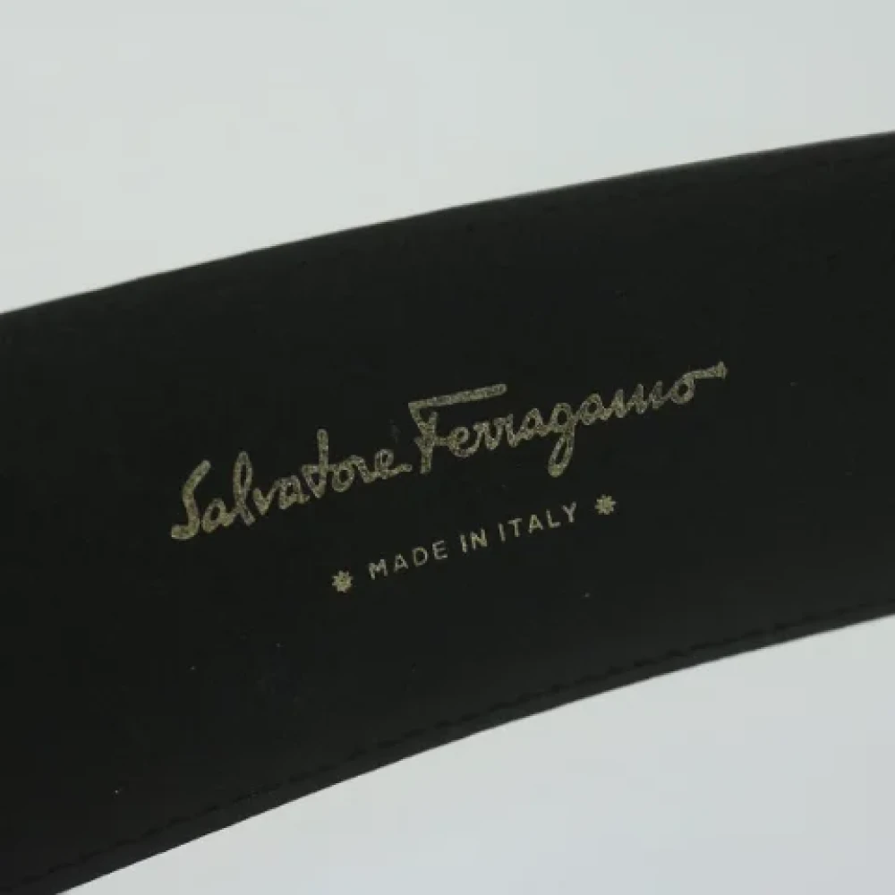 Salvatore Ferragamo Pre-owned Leather belts Yellow Dames