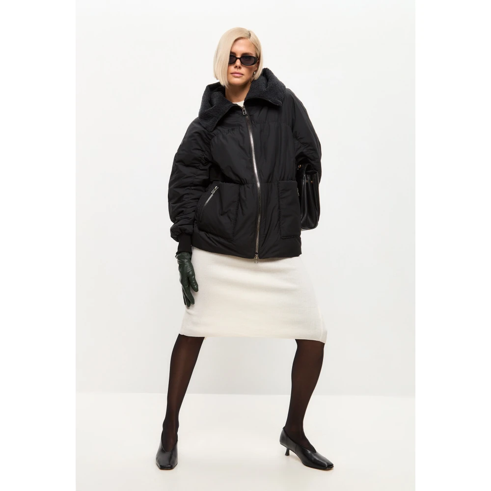Cesare Gaspari Pufferjack met schapenvacht kraag Zwart Black Dames